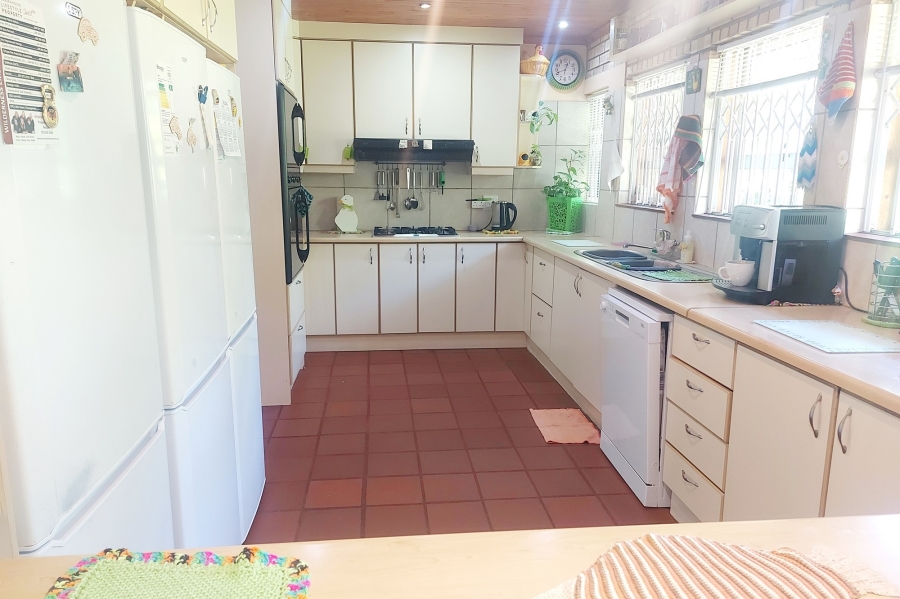6 Bedroom Property for Sale in Wilderness Heights Western Cape